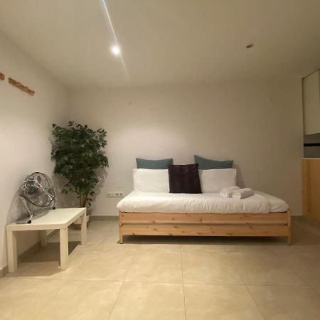 Centrico Apartamento En Embajadores Apartment Madrid Bagian luar foto